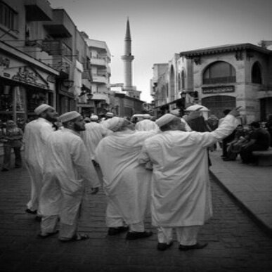 إذ ماكنت ذ قلبي قنوع .....فأنت ومالك الدنياواء