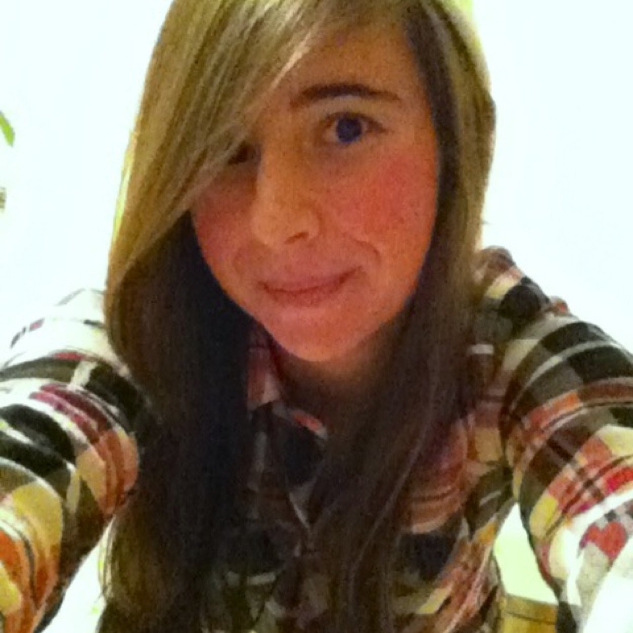Sofia. Soccer. AFI, A7X, RA, Eminem, Cody Simpson. Followed by @CodySimpson-02/19/11 & others:)