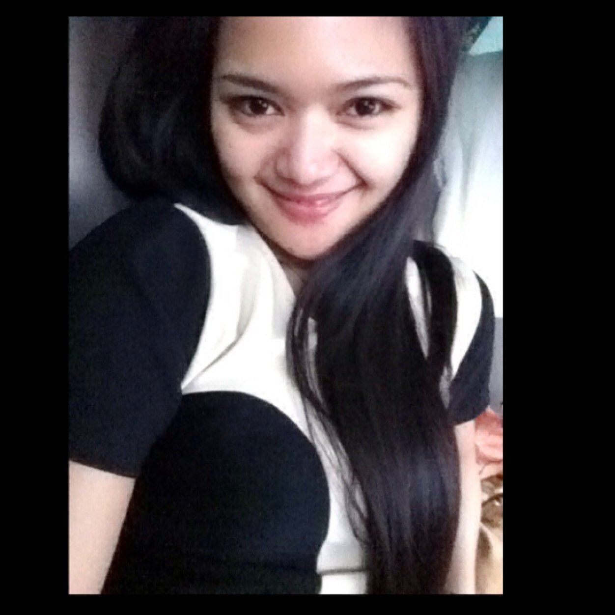 Luv Allah Swt . Luv my parent . Luv all my family n friends . Be my self . Hope future in heaven .