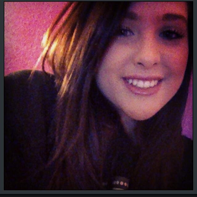 This is Sandra, I love to go on long drive I mean traveling. I was 17 when I got a passion of websites, blogging and that's all and have developed a high quanti