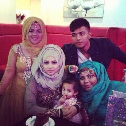 thabliha's profile picture. i love one direction the reason for this is that they are fit and gawjuss my dream is to meet them backstage and
 give them a hug im a big fan i luv em lotxxxx