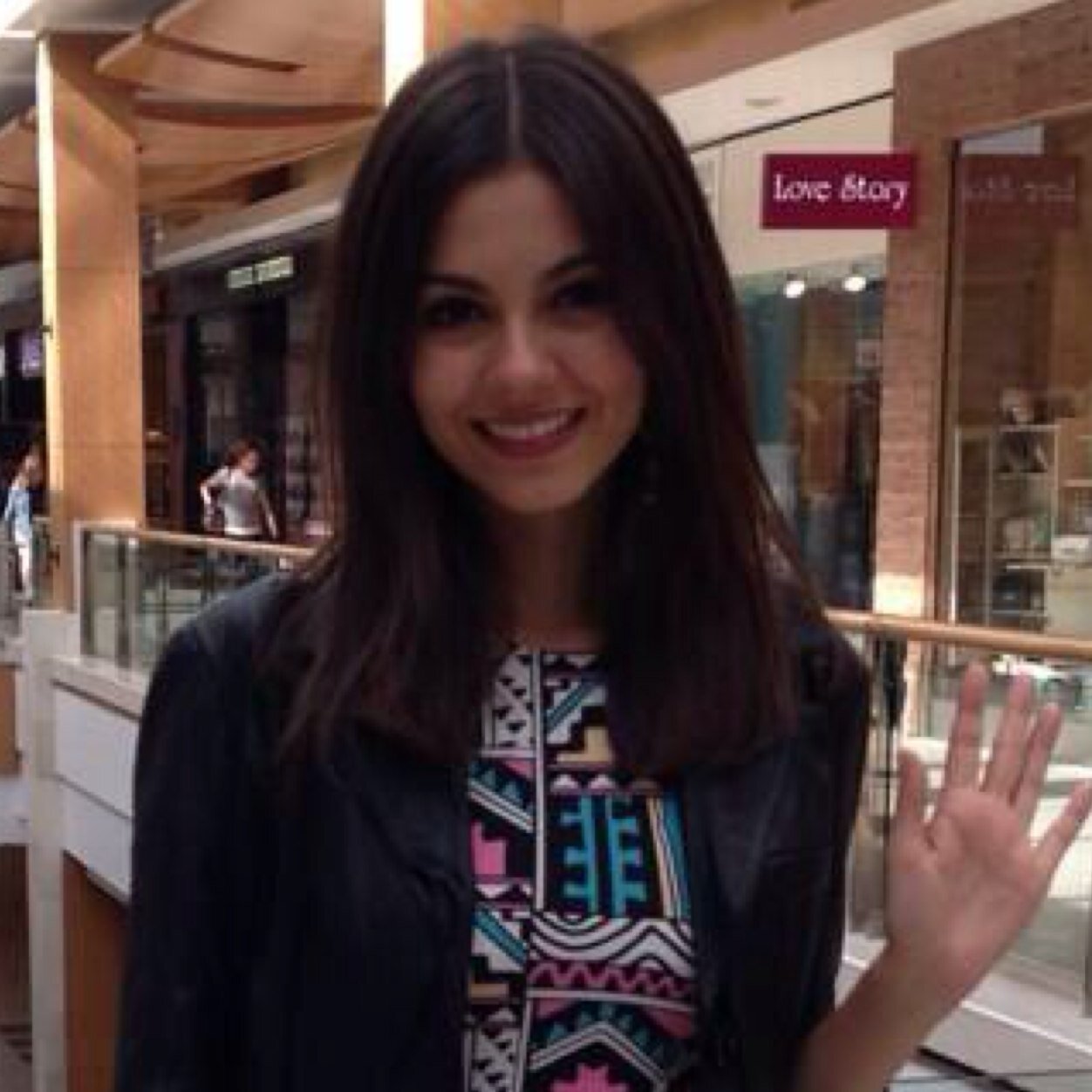 Tori__Vega_'s profile picture. I'm Tori. I'm a singer. I go to Hollywood Arts.