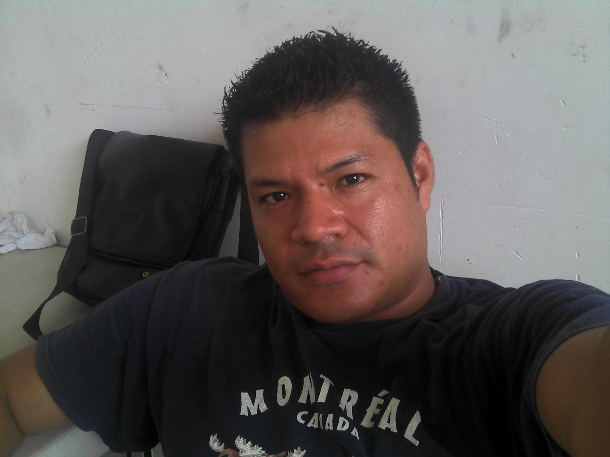 me gusta disfrutar la vida y hacer reír a la gente jijii me gusta lograr mis metas y hacer mas de lo que pueda para obtener un mejor r