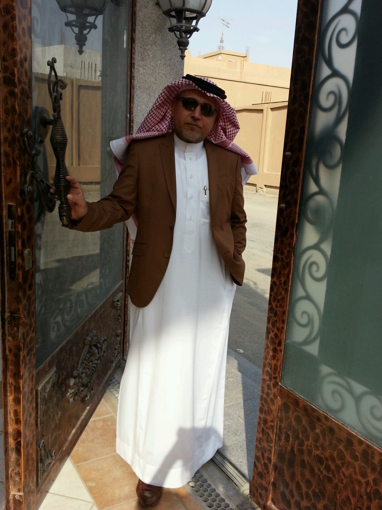 إذا تكلمت بالكلمه ملكتك ، وإذا لم تتكلم بها ملكتها