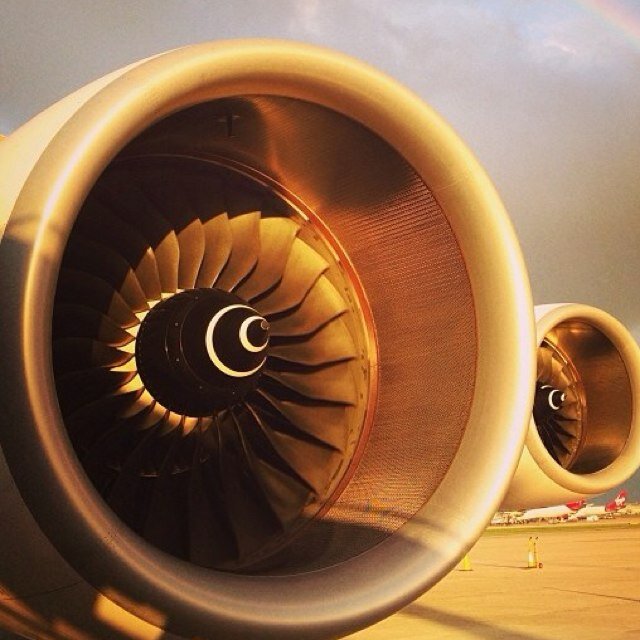 PilotLife_'s profile picture. Life as an Airline Pilot. Sharing Tweets, pics, and videos of Aviation! If you have questions ask it, we will do our best to answer.