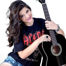 Esposa oficial do Angus Young