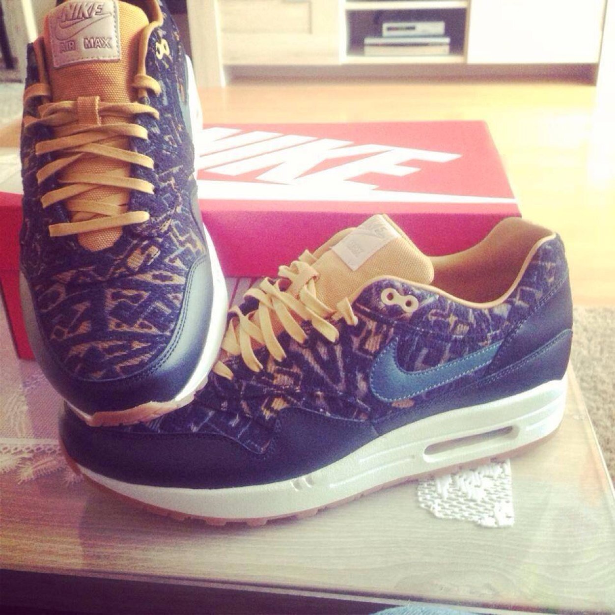 moomoomia6's profile picture. Love the vamps and union j