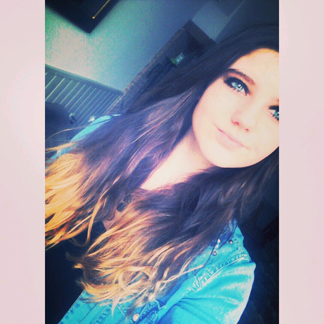 ♡ follow andere account; @JustBrittx_ ♡