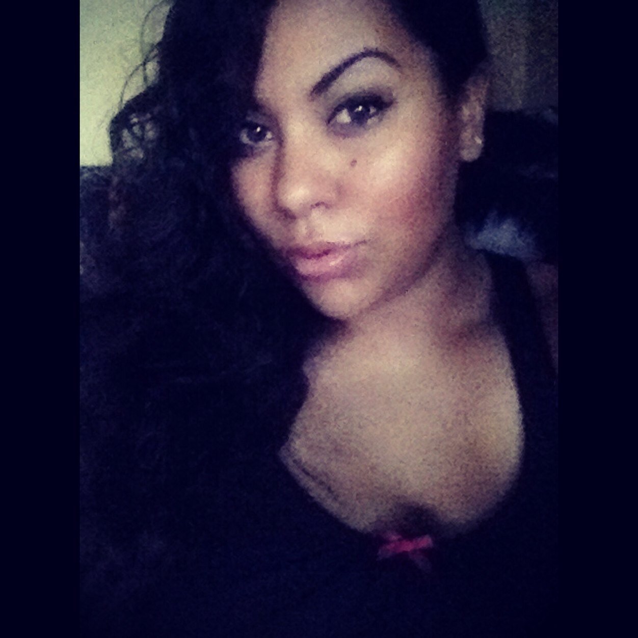 Proud mother of 1 beauty..GOD First☝️ not looking for Mr.Right just focused on becoming Mrs.Right #PhuckATeamIRideSolo IG S_duarte3