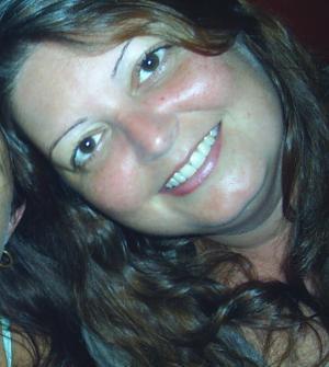 MairaHoffmann's profile picture. O meu reencontro é diário. Só que agora posso dizer que estou mais feliz, mais tranquila e voltando a me relacionar melhor comigo mesma!