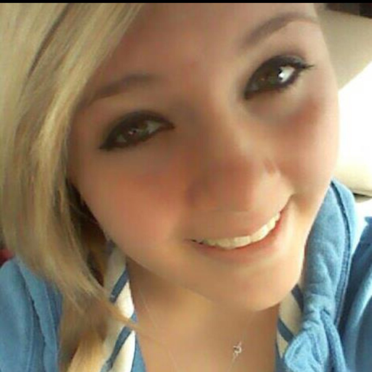 Im 17. Trolling Voice: Squeaker. I support OpticGaming and FaZe .I do date online sometime ;). Born March 4, 1996.