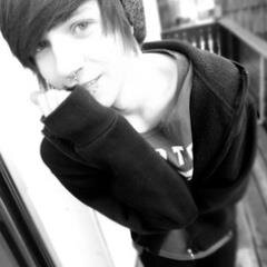Hi my name is sam   c: btw im bi/Hi im kim c: im single!