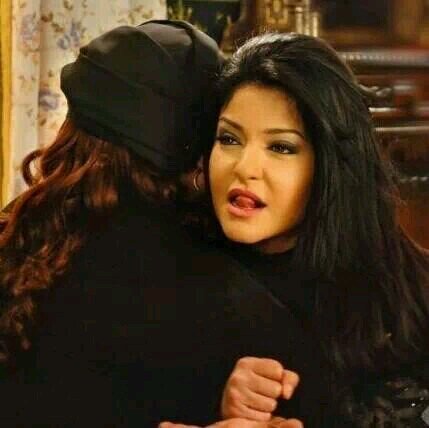 munamagdi's profile picture. كلية اداب قسم انثروبولوچي وفى ناس بتقولها بيولوچي عادى! بلمناسبة شغالة مدير تحريرفى جريدة وسط البلد و مترجمة اخبارية فى جريدة المواطن :)