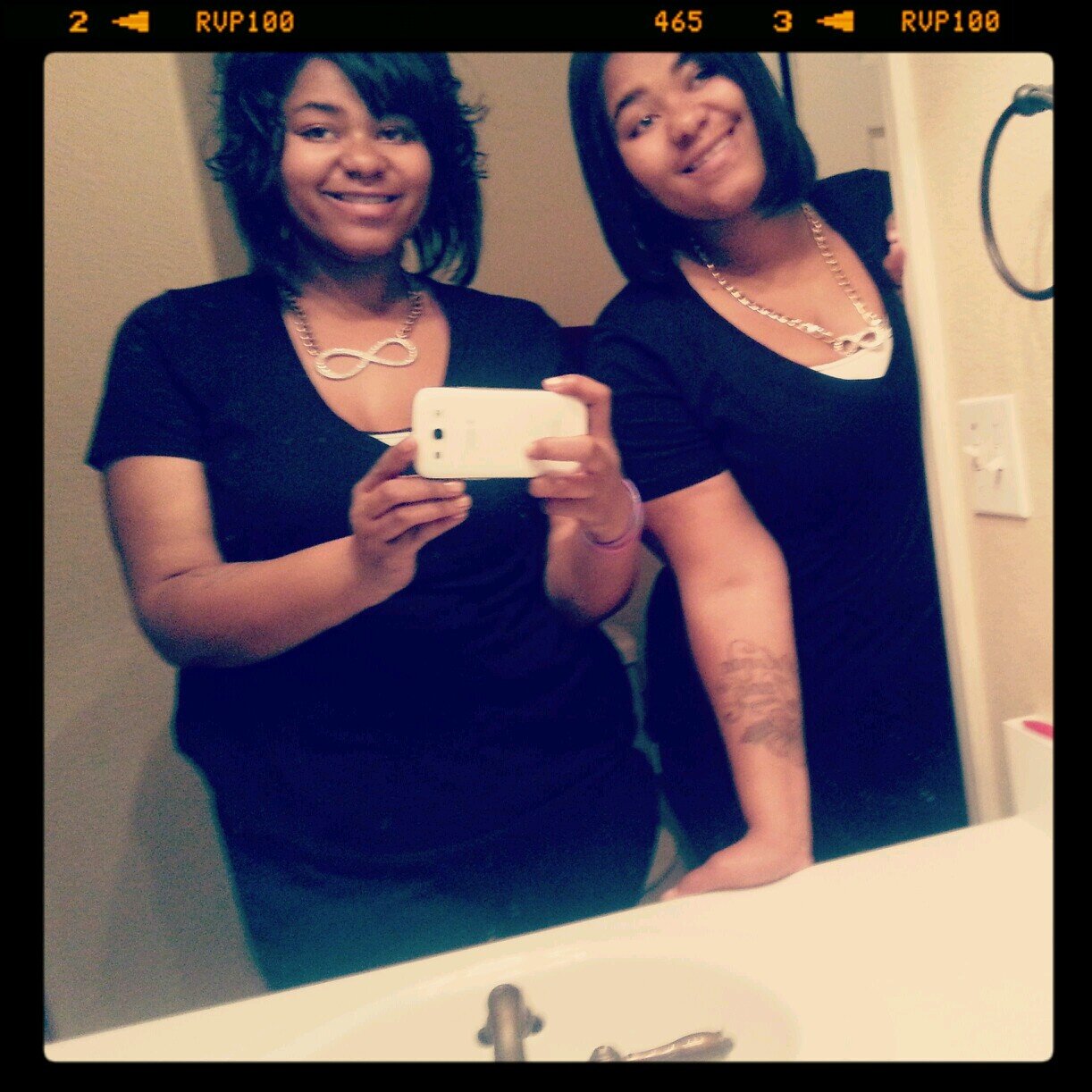 I Kame Out One Minute After My Sister @Miya_B_Me Just Kall Me NinaG #MusicIsLife #GOD #TeamBoosie #Cancer #FreeSneakyBoyTramp #90'sBaby #GoonGang #07.17.13 ♥