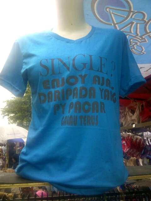 Menerima bikin kaos,kemeja,jaket dll...hp:08562293986. Pin BB 26BA1330