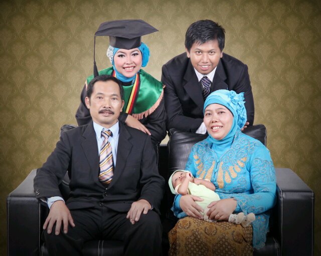 Economic Education'09 Indonesia University of Education «Yunia + Idhata = baby boy ♥Dzakwan♥ »