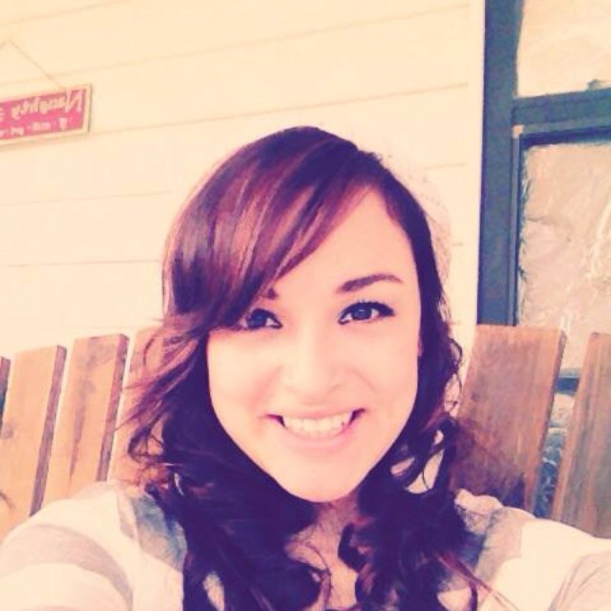 Love music 17years old love sports  love having fun follow me ill follow back