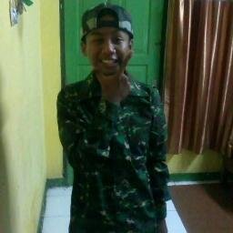 cewe sombong bagaikan sampah bagi saya