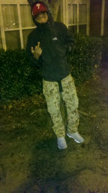chilln on my money shit if you aint on top of your shit i cant even fwu simple as that