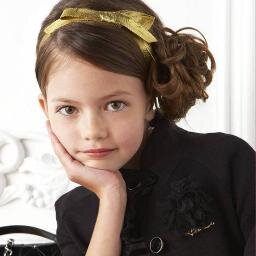 Hi, my name is Renesmee Carlie Cullen...I'm the daughter of Bella and Edward Cullen. 
 My ability is tactile projection.
