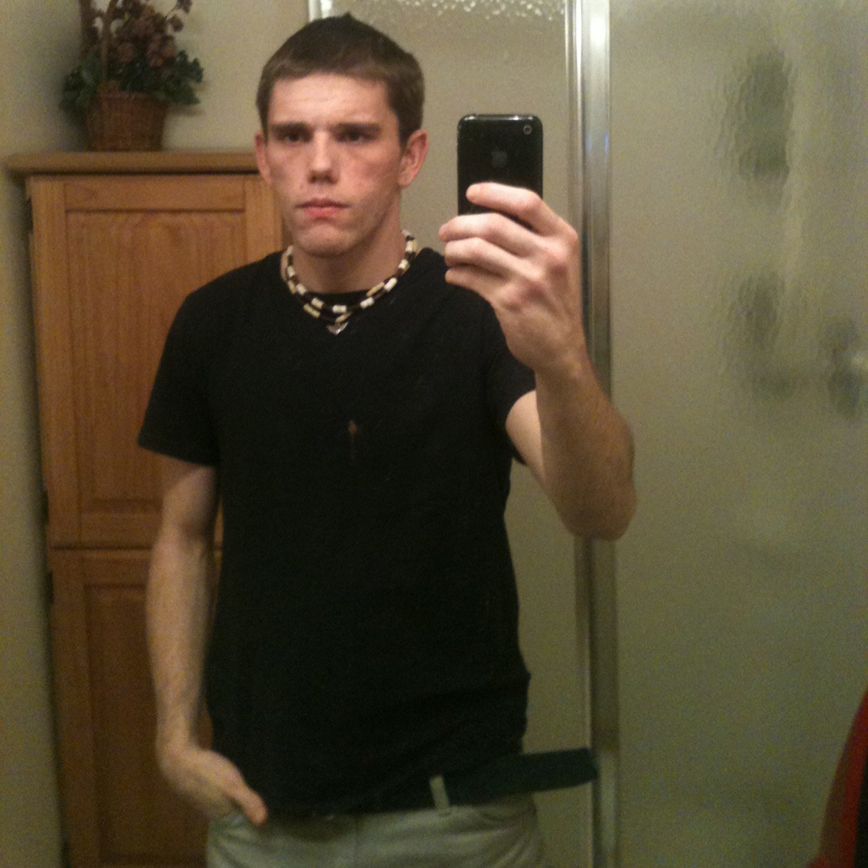 Well my name is justindeen but everyboby call's me jd i am a 21 year old country man that like's the out doors if you want too know more just ask