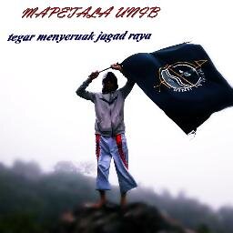 aku petualang tegar yg membasuh luka dibawah langit , membalut duka diatas bukit dan takkan membiarkan cinta terbengkalai