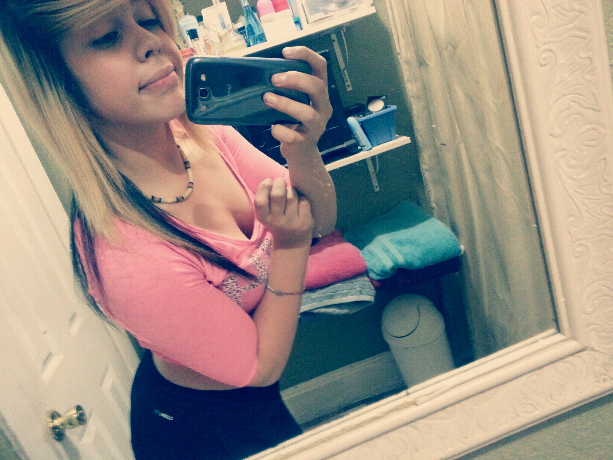 follow me & ill follow back c;