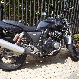 30代終盤の男 東京←→岩手 Web系/NWエンジニア A45(W176)/CBR1000RR(降りた)/スノーボード/不動産/放送大学