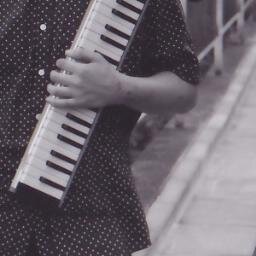 tokyo shyness boy。座右の銘は「困難は分割せよ」。またの名をhatova。ときたまpcs(@pcs_sounds)で音つくってます。