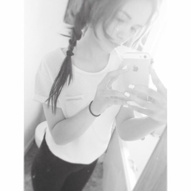 idkginni's profile picture. Boo,you whore.