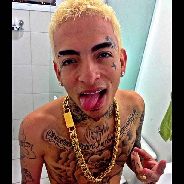 ♥  Te Amo  Muito mais qe ontem, Hoje muito menos qe amanhã... ♫♪  ♥
since 31/07/2013 as 13:40hrs