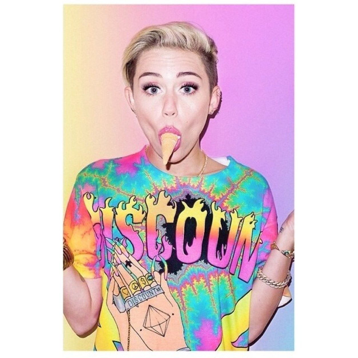Miley Cyrus ma vie, la plus belle, la plus fun ! ♥ Je suis ta plus grande fan ! ♥
JE FOLLOW BACK MAIS SI TU M'UNFOLLOW JE T'UNFOLLOW