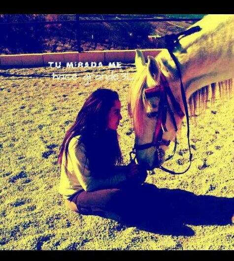 Dando guerra desde 2001.Aficcionada a los caballos desde pequeñita(: