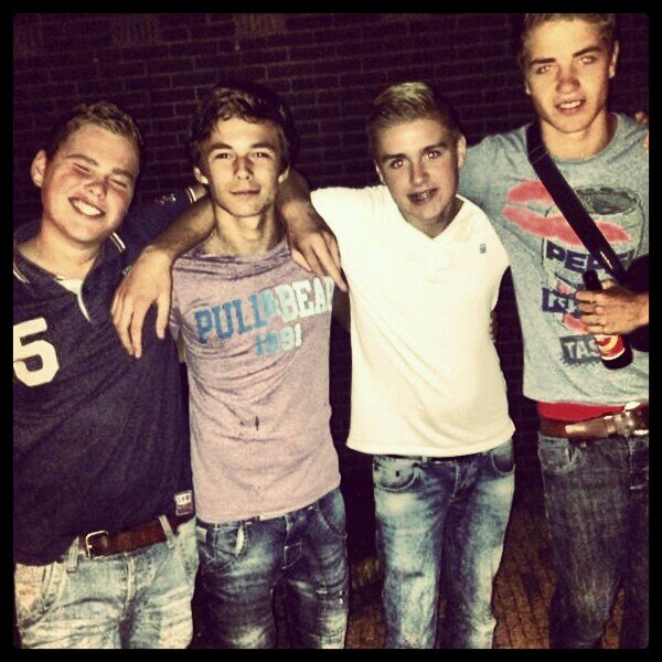 -Feyenoorder !♥ - REAL MADRID !❤️- 010 is waar ik leef ! -Football player for VV.Zwaluwen #8 -follow on insta ; JesseHolyy