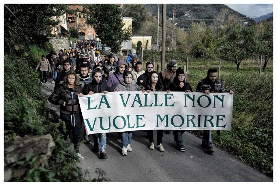 associazione spontanea APARTITICA e PACIFICA di cittadini della Fontanabuona.
il nostro motto è LA VALLE NON VUOLE MORIRE