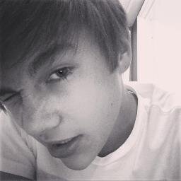 FREE FOLLOW