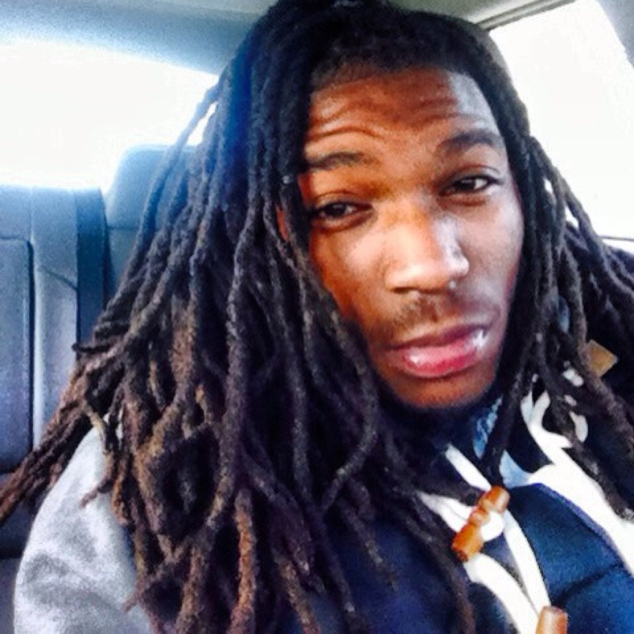 E Wilkins 510 183 pont guard , can handle the roc, semi pro hoops (apbl) I do music I am music , a beast with a kind heart!!!