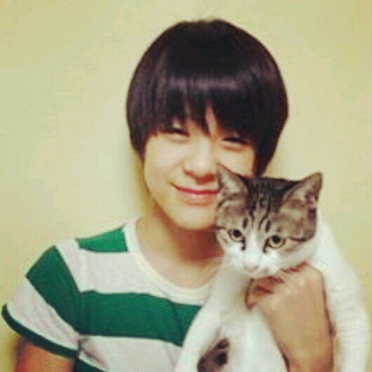 JENO ♡ 제노 #SMrookie #THboth #notreal #KAPIFAM ♡ 2304 ; 2000LINE .  love me love my cat ! เป็นเด็กเลี้ยงแมวที่หล่อที่สุดในโลก