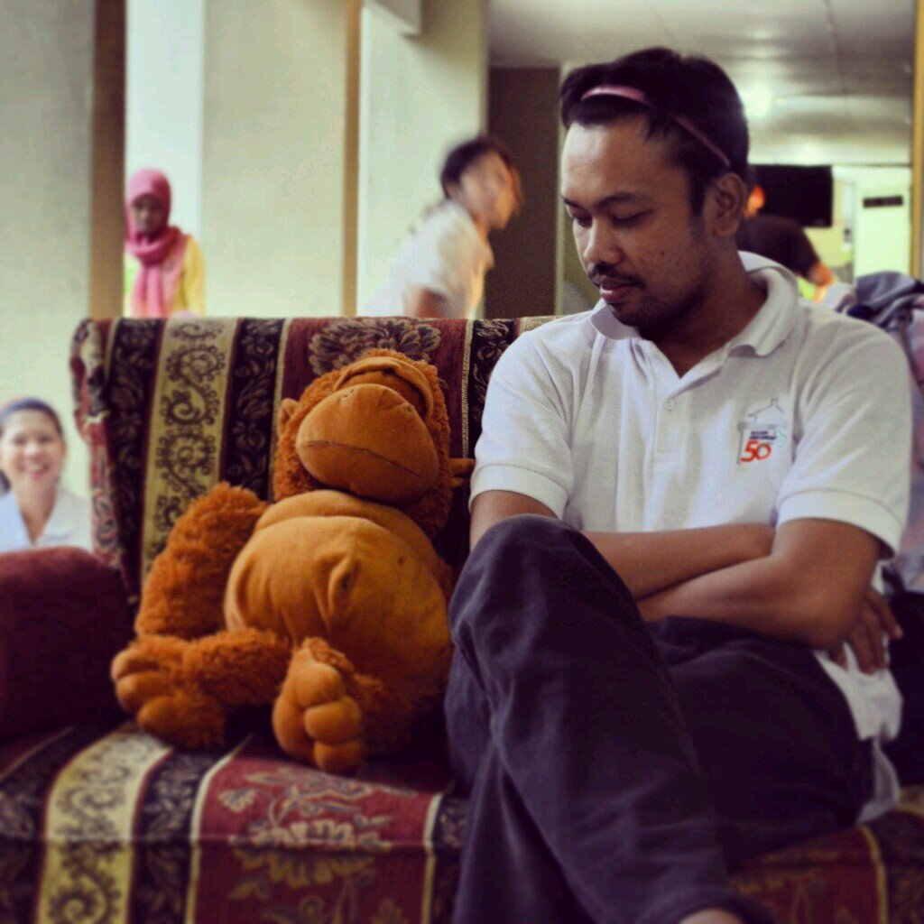 ~Laut yang selalu bersandar pada pantai~                          teater MaRGiN