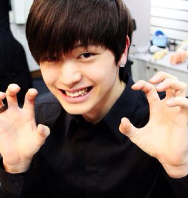 การเมืองต้องเลือกข้าง ถ้าอ้างว้างเลือกซองแจนะครับ♡ {@BTOB_6sj} #rmojltfam