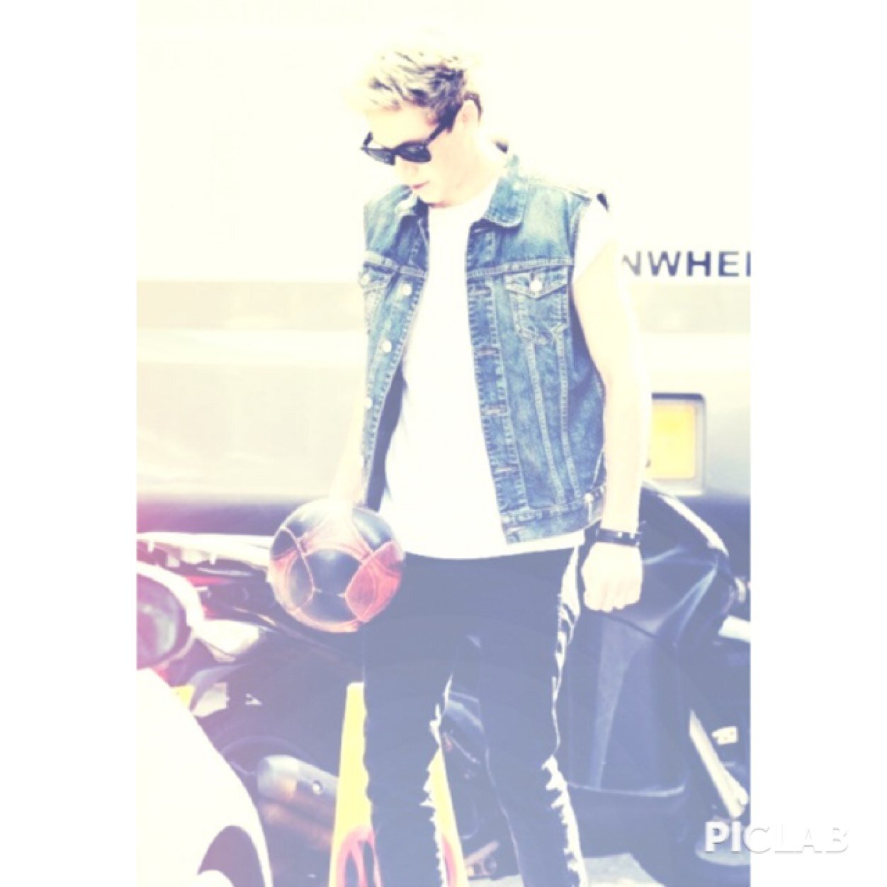 Fall in love with Niall, Louis, Harry, Zayn and Liam. They make me strong. ♔ ☮ ϟ