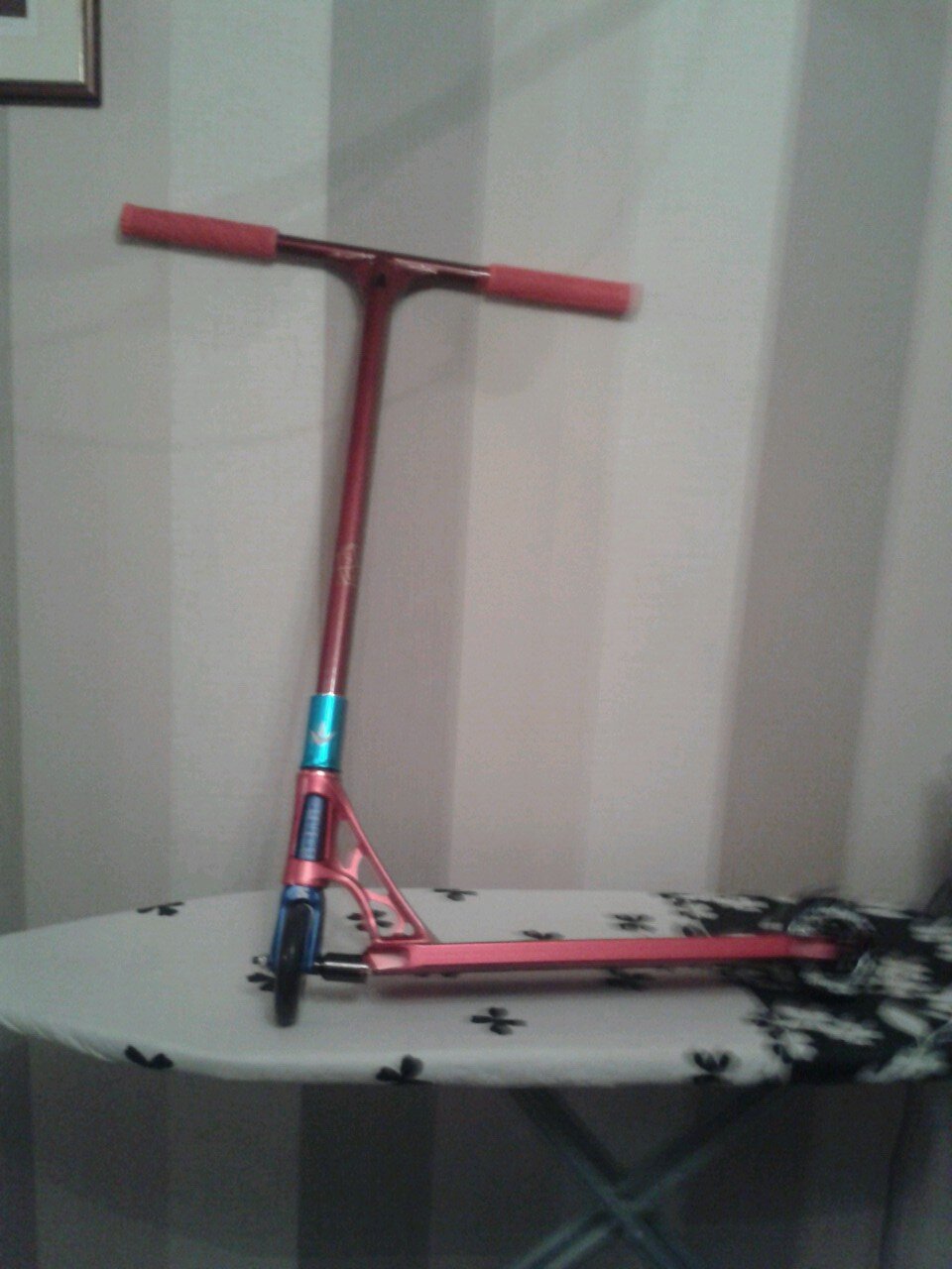 follow 4 follow          I ride scooters n play football   (snapchat ALEXSNOW#)