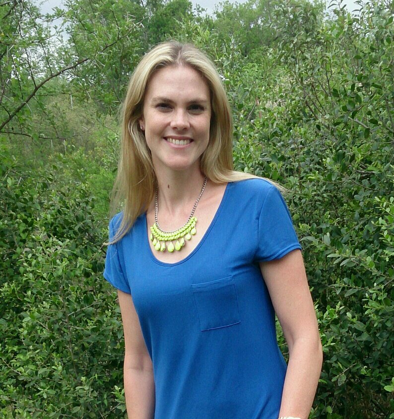 Wifey, Mom, Auntie Lassie, PR & Digital Enthusiast, Travel and Fashion Fan - Makes a Mean Green Smoothie