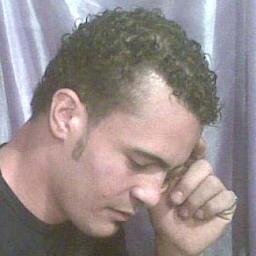 اذا كانت الحياه تقاس بلحظات السعاده فاكتبوا علي قبري مات قبل ان يولد