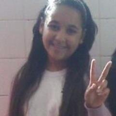 carinhosa,legal gosta de td mundo iipaa estuda no josue de castro minha foto ta trocada ken e do josue segue aiii nuu face e no twiiter kk afff  e odeia rekalke