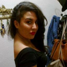 Malagueña aunque merengue 100% y amante de la vida. Amo el baile, la buena música y los tatuajes. Soñadora empedernida y enamoradísima. Amante de los animales.