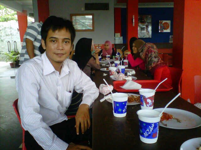 sniper_beny's profile picture. Cinta saling percaya . .
Cinta saling setia . .
Untuk s’lama – lamanya .
^^ cinta seperti itulah yg ku inginkan .