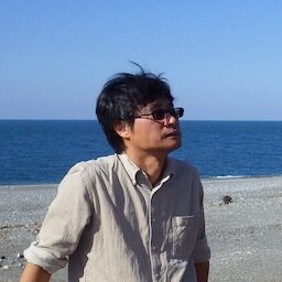 職場：前橋市，自宅：高崎市，仕事：コンピュータに関するいろんな考え方を教えること．