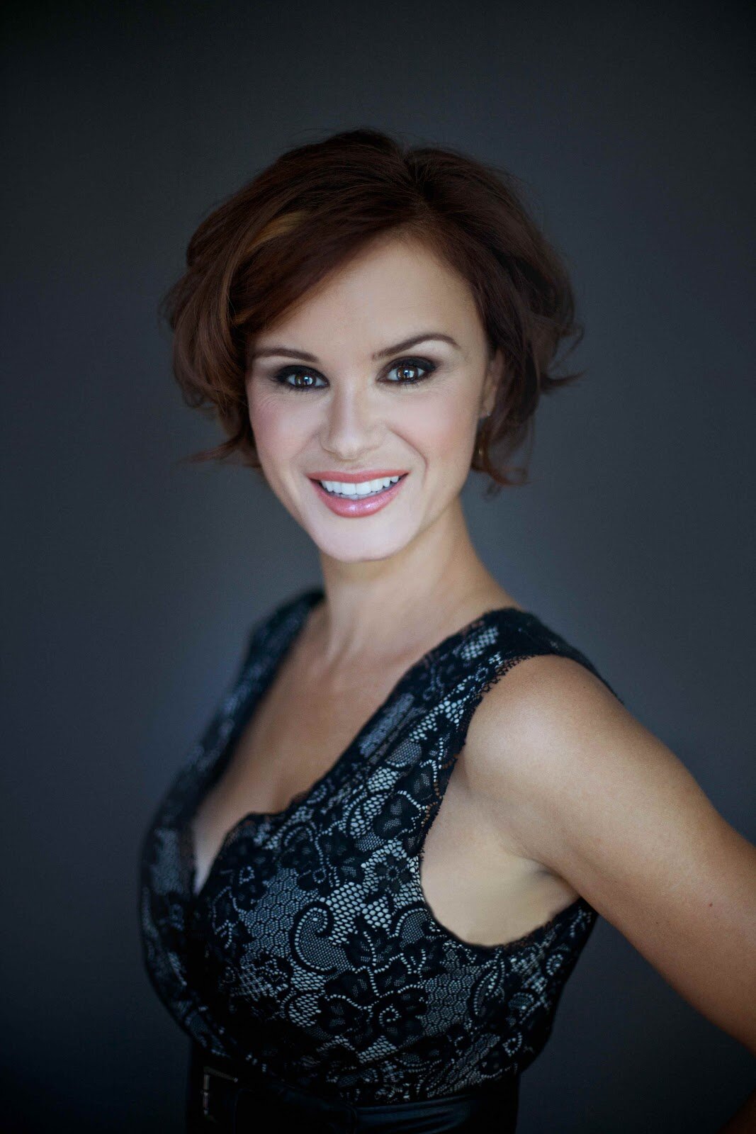 Fanclub español de la actriz Keegan Connor Tracy. OUAT , Bates Motel , Ases calientes 2 , Destino final 2 . Follow @keegolicious