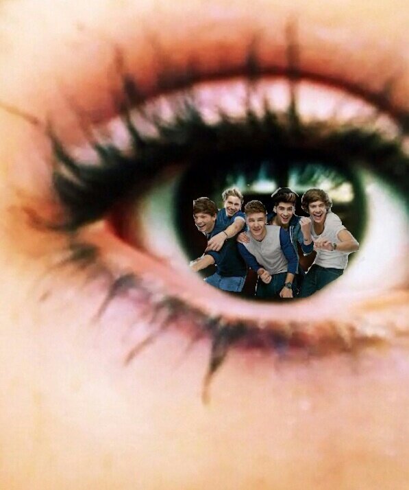Free follow! Go follow @DESIRABLEIRWIN :D (if you already are then tweet her saying is it hi or hey?